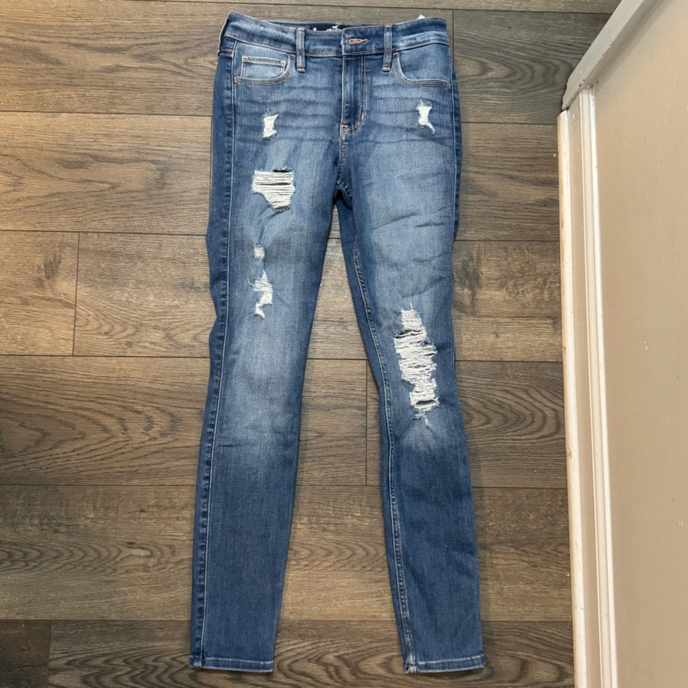 Hollister Mid-Rise Super Skinny Jeans in Blue